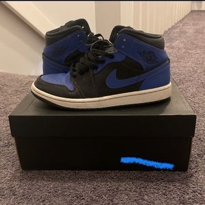 Jordan 1 mid hyper royal size 7
